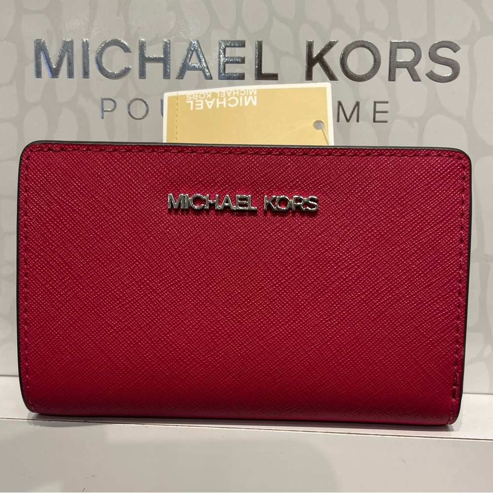 MICHAEL KORS Medium Saffiano Leather Bifold ZP CN Wallet
COLOR DK RASPBERRY
NWT - Picture 14 of 16
